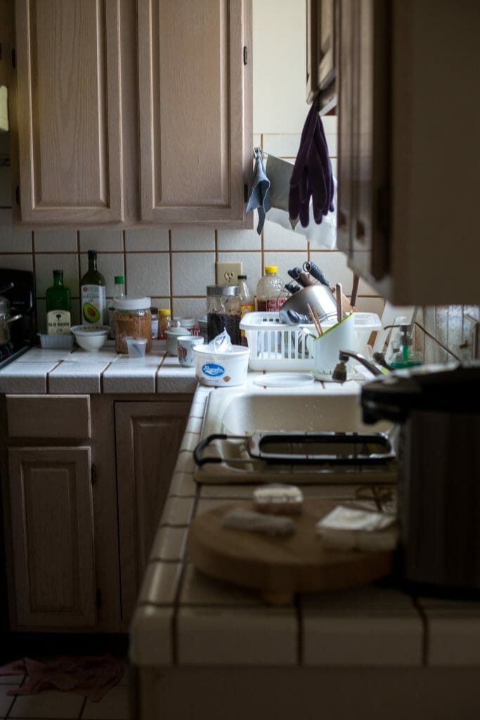 kitchen-overwhelmed-with-mess