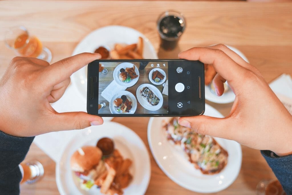 taking-pictures-of-food-with-instagram