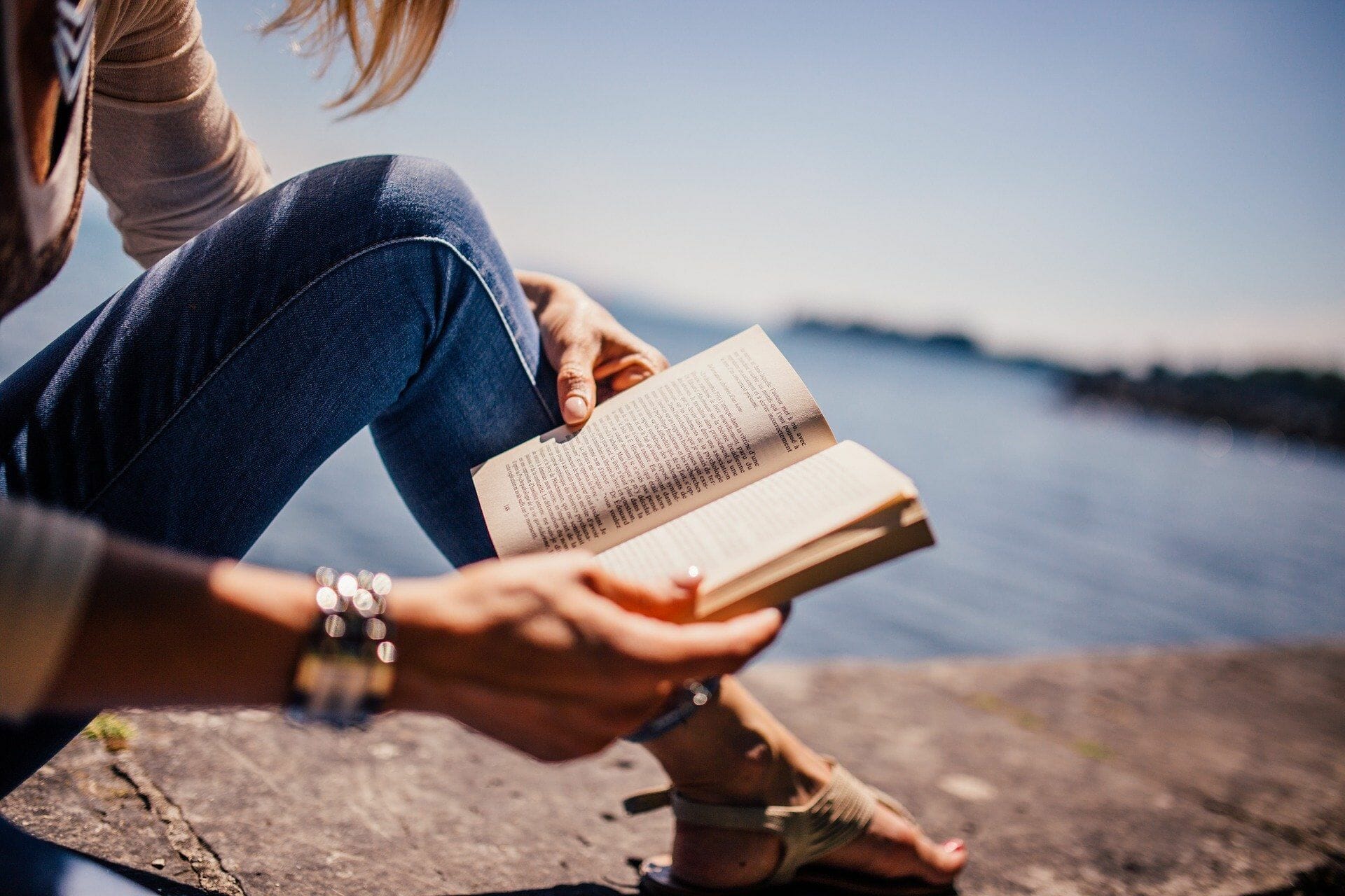 How to Stay Focused While Reading: 7 Perfect Tips via @allamericanatlas