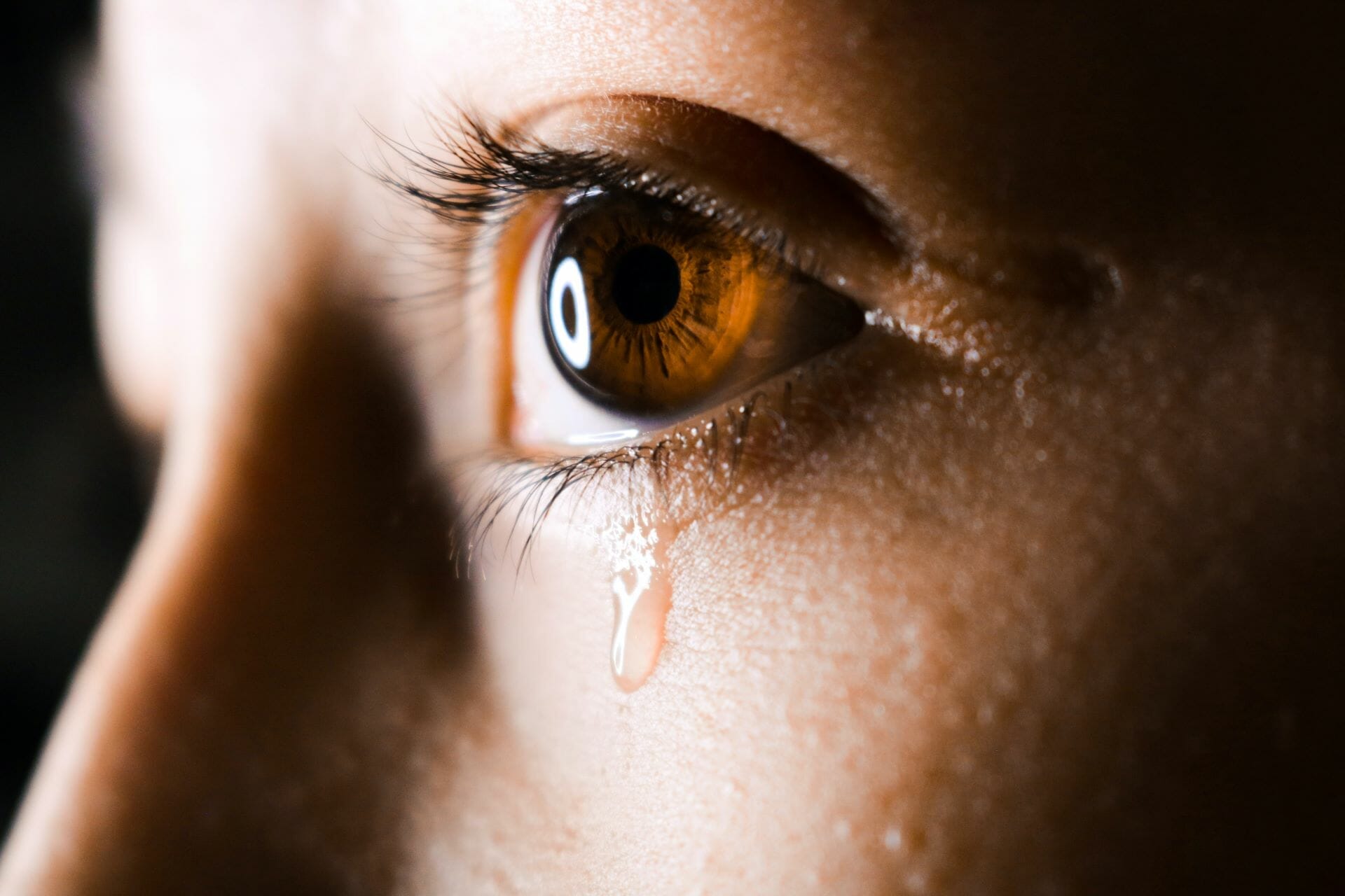 (Exactly) What to Say to Someone who Is Crying via @allamericanatlas